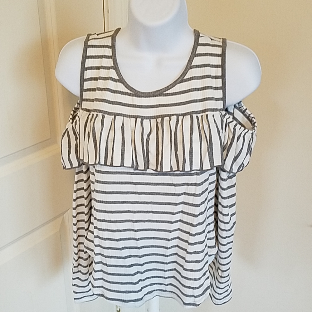 Arizona jeans cold shoulder long sleeved top size XXL (juniors)